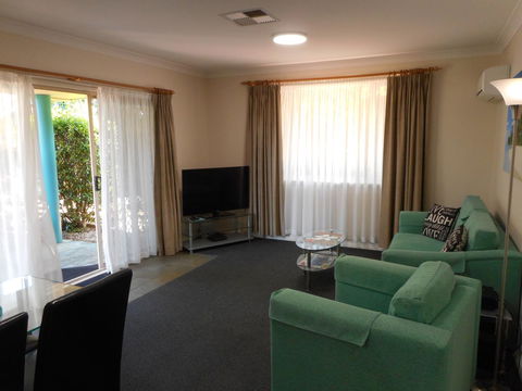 Beaches Serviced Apartments - Accommodation Rockhampton 27