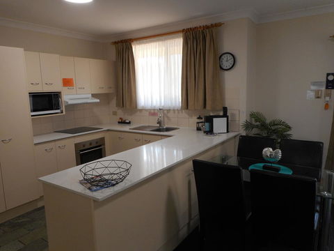 Beaches Serviced Apartments - Accommodation Rockhampton 26