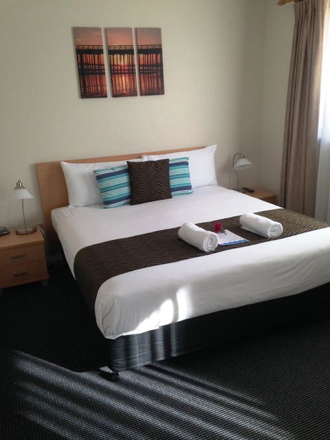 Beaches Serviced Apartments - Accommodation Rockhampton 40
