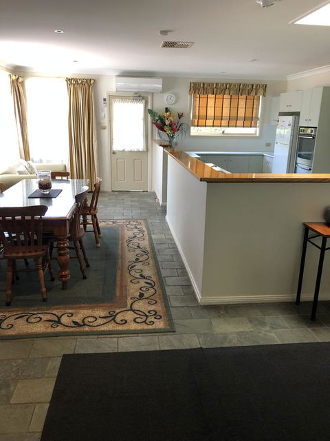 Beaches Serviced Apartments - Accommodation Rockhampton 5