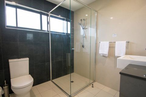 Magnum Serviced Apartments - Accommodation Rockhampton 35