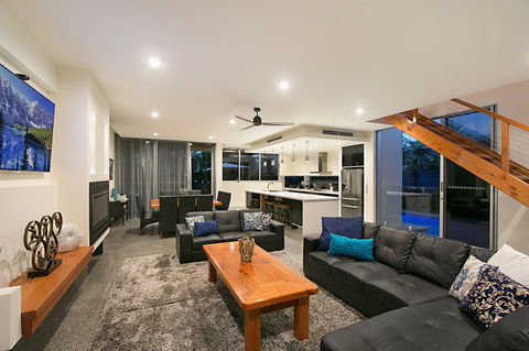 Salt Village Retreat - Accommodation Rockhampton 2