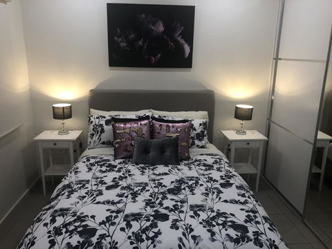 Darwin-Ocean Views, Tropical Getaway, Pool & Aircon - Accommodation Rockhampton 2