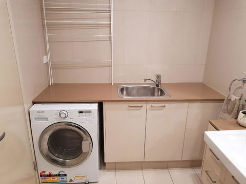 Darwin-Ocean Views, Tropical Getaway, Pool & Aircon - Accommodation Rockhampton 16