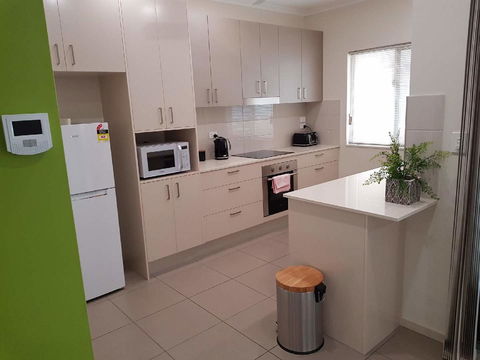 Darwin-Ocean Views, Tropical Getaway, Pool & Aircon - Accommodation Rockhampton 8