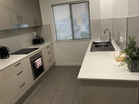 Darwin-Ocean Views, Tropical Getaway, Pool & Aircon - Accommodation Rockhampton 10