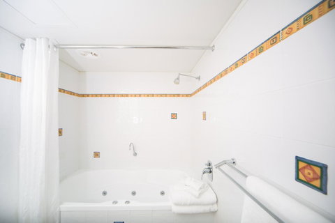Corrigans Cove - Accommodation Rockhampton 9