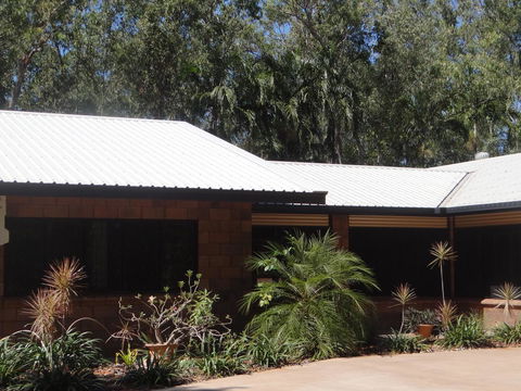 DARWIN'S SHADY ACRES RETREAT - Accommodation Rockhampton 5