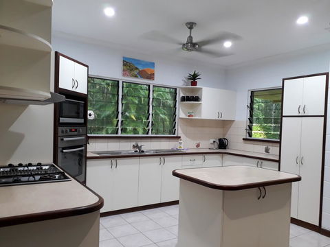 DARWIN'S SHADY ACRES RETREAT - Accommodation Rockhampton 23