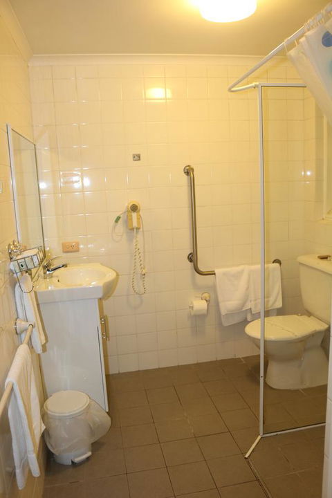 Golden Sands Motor Inn - Accommodation Rockhampton 23