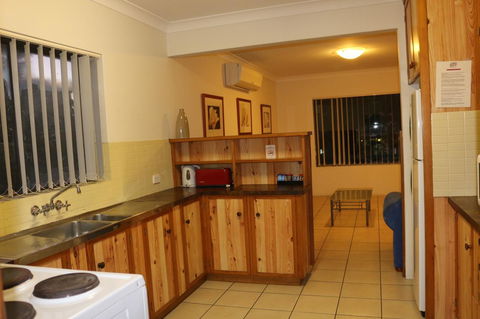 Golden Sands Motor Inn - Accommodation Rockhampton 7