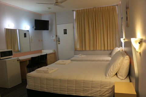 Golden Sands Motor Inn - Accommodation Rockhampton 25