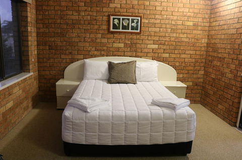 Golden Sands Motor Inn - Accommodation Rockhampton 0