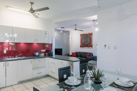 CitySide Apartment - 2 Bedroom With Private Courtyard - Accommodation Rockhampton 0