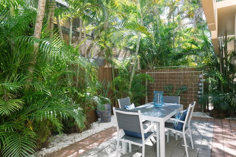 CitySide Apartment - 2 Bedroom With Private Courtyard - Accommodation Rockhampton 13