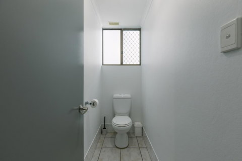 CitySide Apartment - 2 Bedroom With Private Courtyard - Accommodation Rockhampton 20