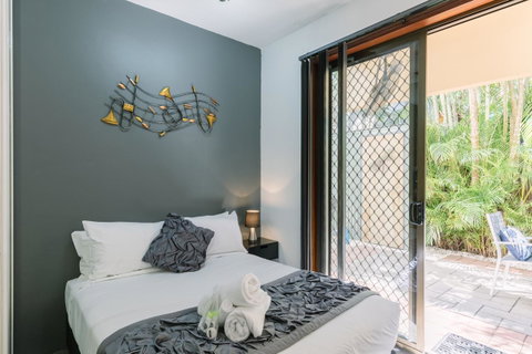 CitySide Apartment - 2 Bedroom With Private Courtyard - Accommodation Rockhampton 14