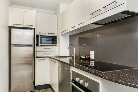 Lennox Holiday Apartments - Accommodation Rockhampton 36