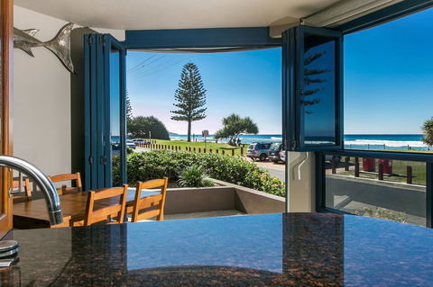 Lennox Holiday Apartments - Accommodation Rockhampton 1