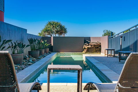 Lennox Holiday Apartments - Accommodation Rockhampton 3