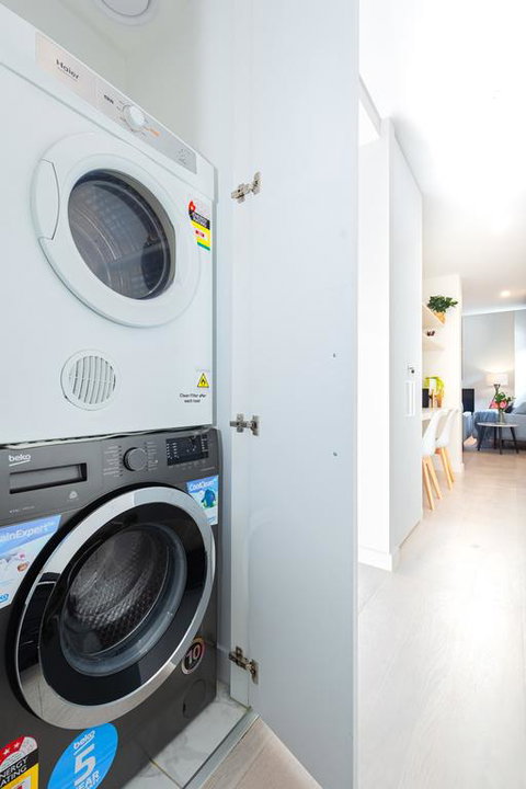 Bond Quarter Loft - Accommodation Rockhampton 3