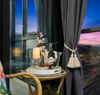 Braddon Penthouse Top Location Netflix WiFi Views - Accommodation Rockhampton