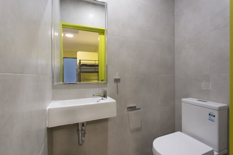 Breeze Lodge - Accommodation Rockhampton 2