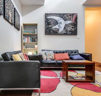 Bright and airy home tucked away in funky Newtown - Accommodation Rockhampton