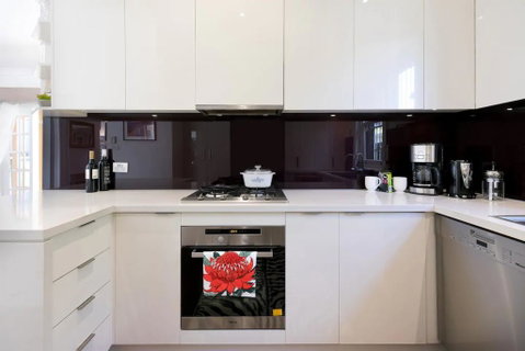Bright And Elegant Executive 3 Bedroom Family Home - Accommodation Rockhampton 1