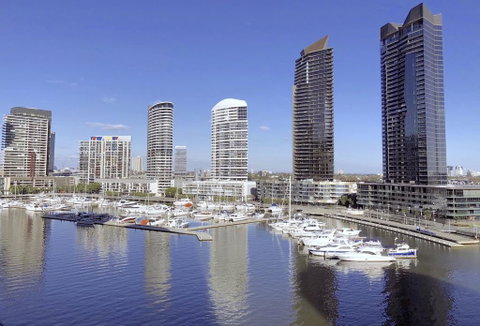 Brilliant Victoria Harbour Waterfront LVII - Accommodation Rockhampton 0