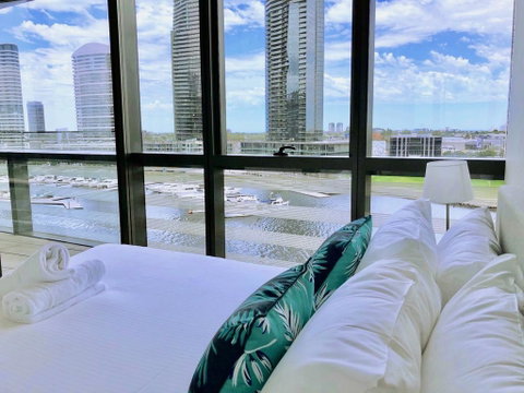 Brilliant Victoria Harbour Waterfront LVII - Accommodation Rockhampton 3