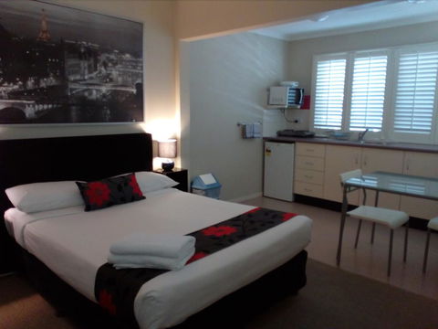 Brisbane Street Studios - Accommodation Rockhampton 1