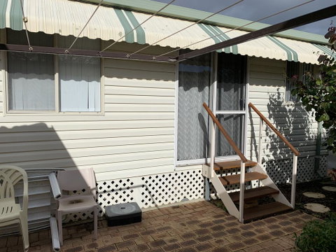 Broadwater Beach Cottage With WiFi - Accommodation Rockhampton 3