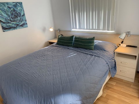 Broadwater Beach Cottage With WiFi - Accommodation Rockhampton 1