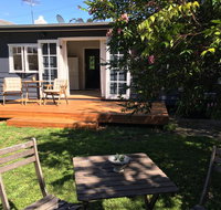 Burrill Lakeview Cottage - Accommodation Rockhampton
