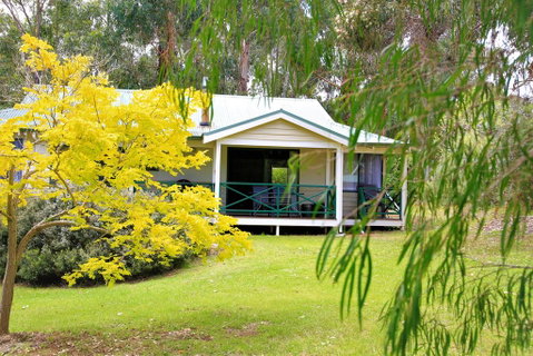 Bushy Lake Chalets - Accommodation Rockhampton 0