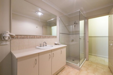 Bushy Lake Chalets - Accommodation Rockhampton 1