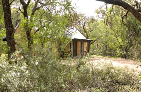 Bussells Bushland Cottages - Accommodation Rockhampton 2