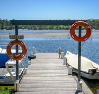 Calm Waters Waterfront Cottages - Accommodation Rockhampton