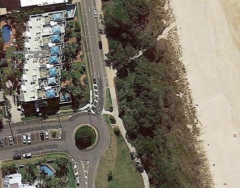 Camargue Beachfront Apartments - Accommodation Rockhampton 0