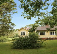 Canary Cottage - fresh clean simple  comfortable - Accommodation Rockhampton