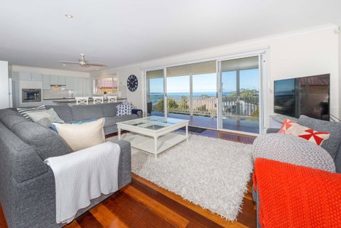 Canomii Close 24 - Nelson Bay - Accommodation Rockhampton 1