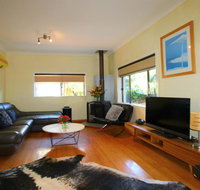 Cape Cod Beach House 25 Skyline Crescent - Accommodation Rockhampton