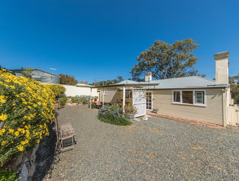Captain Rodda's Cottage - Accommodation Rockhampton 1
