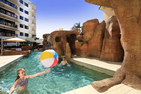 Caribbean Resort - Accommodation Rockhampton 3