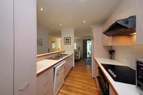 Carindale, Unit 24, 19 - 23 Dowling Street - Accommodation Rockhampton 3