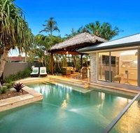 Carrothool 29 - 6 BDRM Canal Home with Pool - Accommodation Rockhampton