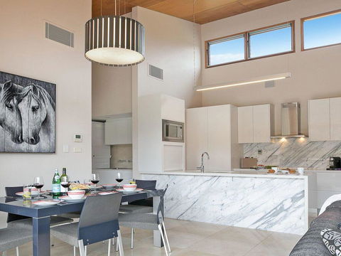 Casa Sul Lago - Quite Simply A Very Special Place - Accommodation Rockhampton 3