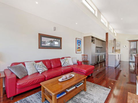 CASTWOOD VILLA No.2 - Accommodation Rockhampton 0