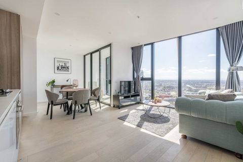 CBD & Garden View Stylish 1 Bedroom Apt @Avant - Accommodation Rockhampton 0